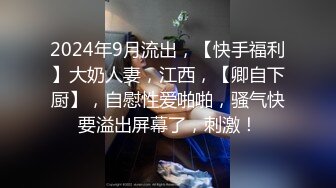 给各位看看母狗的骚b，小骚逼想看评论