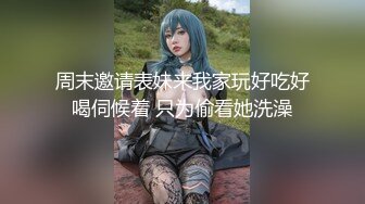 高颜值美女吃鸡 这根大肉棒吃的真香 声音听着都诱耳 满眼小星星 好渴望的眼神