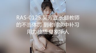  高顔值清純上海妹子,長相甜美可人,無毛白虎粉鮑魚被18cm大JJ抽送,很刺激