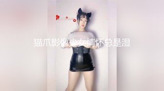 黑客破解摄像头监控偷拍后台休息室换衣，环肥燕瘦美女如云有两个妹子打架，估计是抢客人打起来的