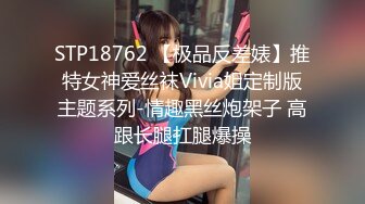 平胸萝莉小可爱TS凛梓穿得美美滴~取悦自己开心来两发，一发射在手里自己吃掉，一发射给魔镜！！