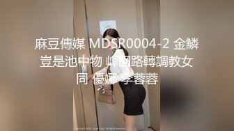 91汝工作室新作-华裔小哥民宿看小电影打飞机被两个洋妞撞到一块3P啪啪