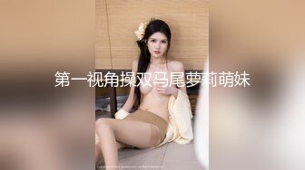 专注人前露出与路人同框美腿女神GI9ZA视图集，公园超市广场哪人多往哪去和老登一起锻炼 (3)